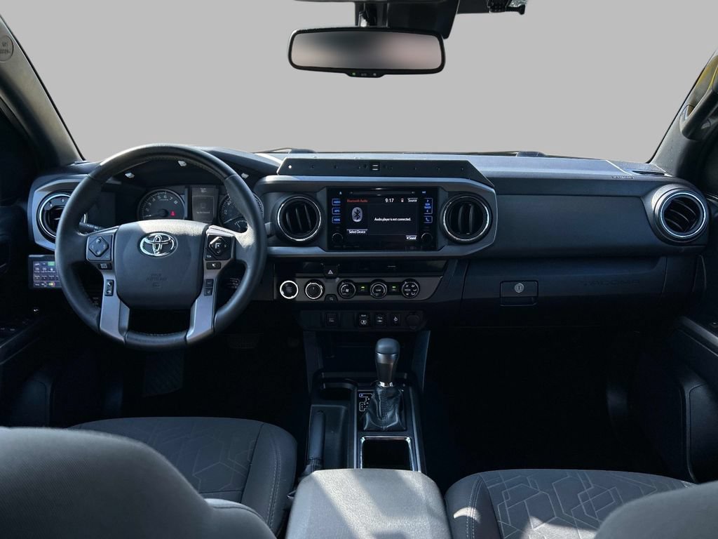 Used 2018 Toyota Tacoma TRD Sport AWD/4WD image 19