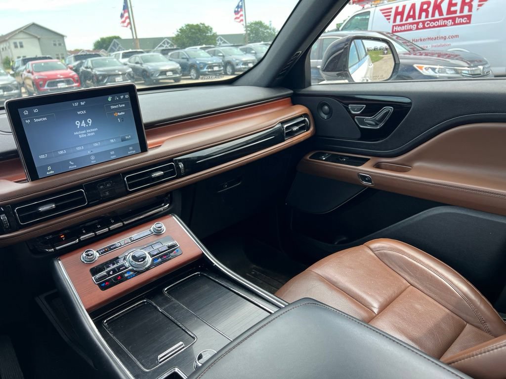 Used 2021 Lincoln Aviator Reserve w/ Elements Package Plus AWD/4WD image 34
