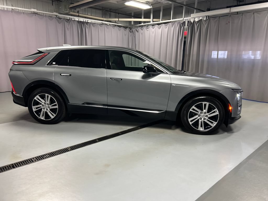 Used 2024 Cadillac Lyriq Tech AWD/4WD image 8
