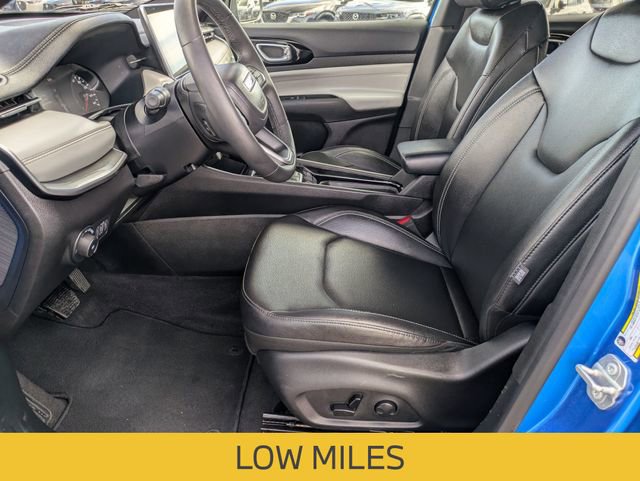 Used 2025 Jeep Compass Limited AWD/4WD image 12