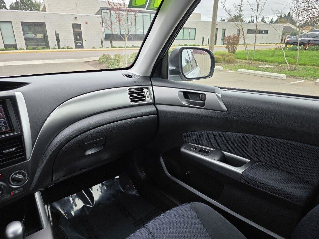 Used 2011 Subaru Forester 2.5X w/ Alloy Wheel Value Pkg image 12
