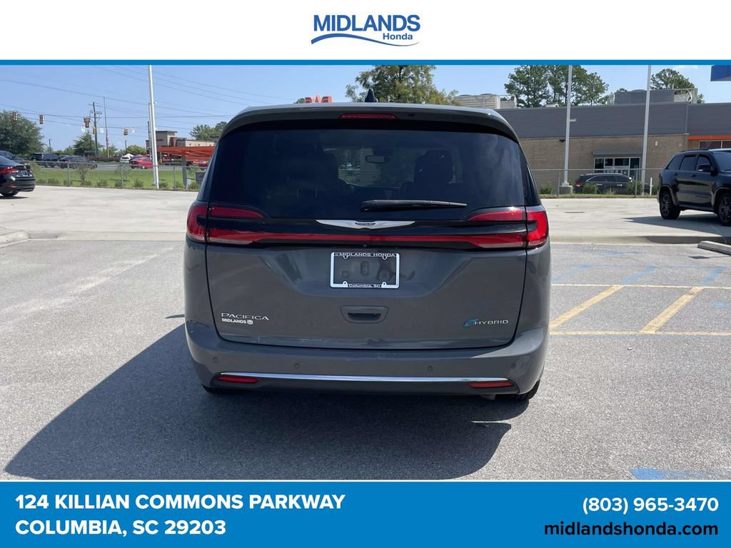 Used 2023 Chrysler Pacifica Touring-L FWD image 5