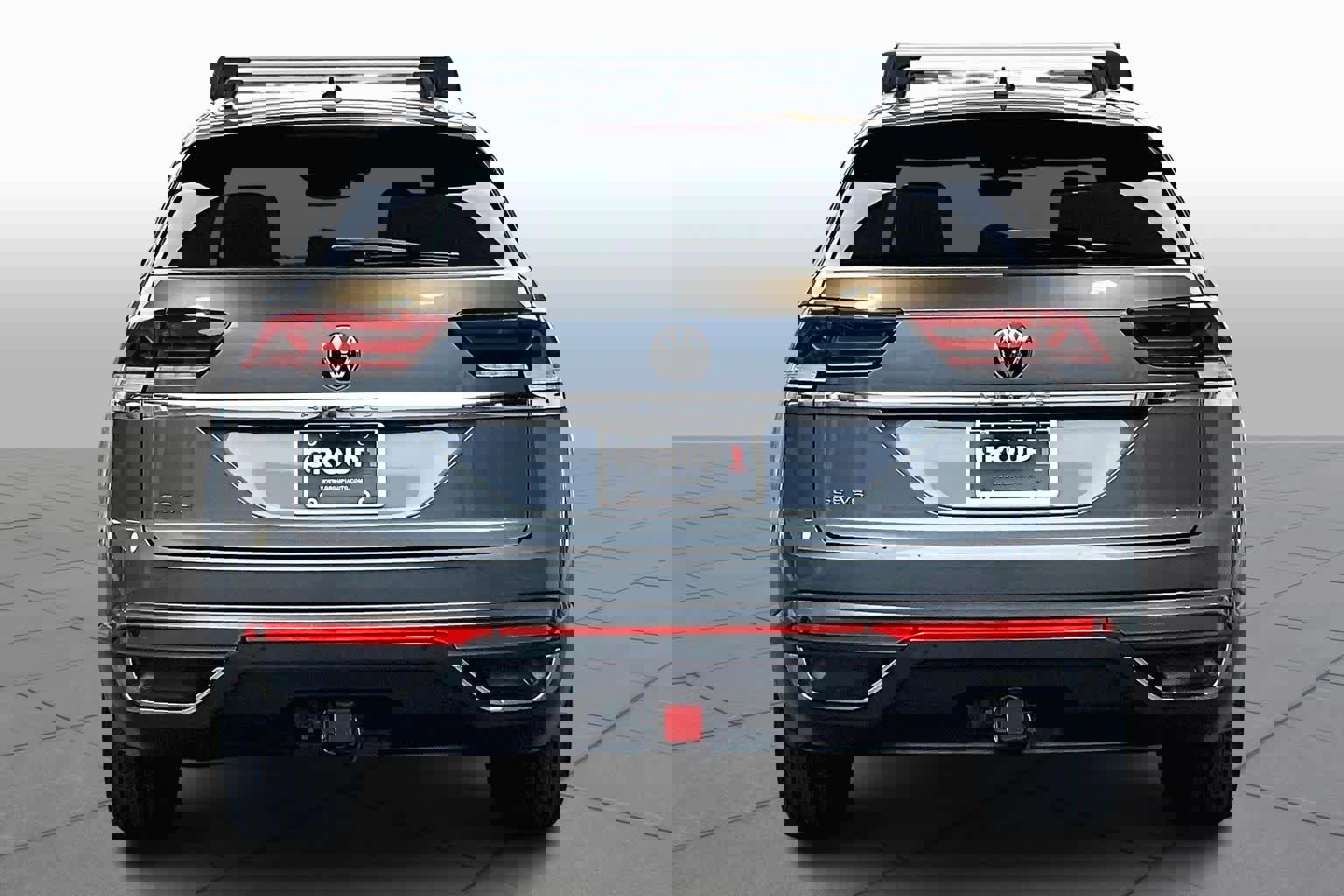 Used 2023 Volkswagen Atlas Cross Sport SE w/ Panoramic Sunroof Package image 4