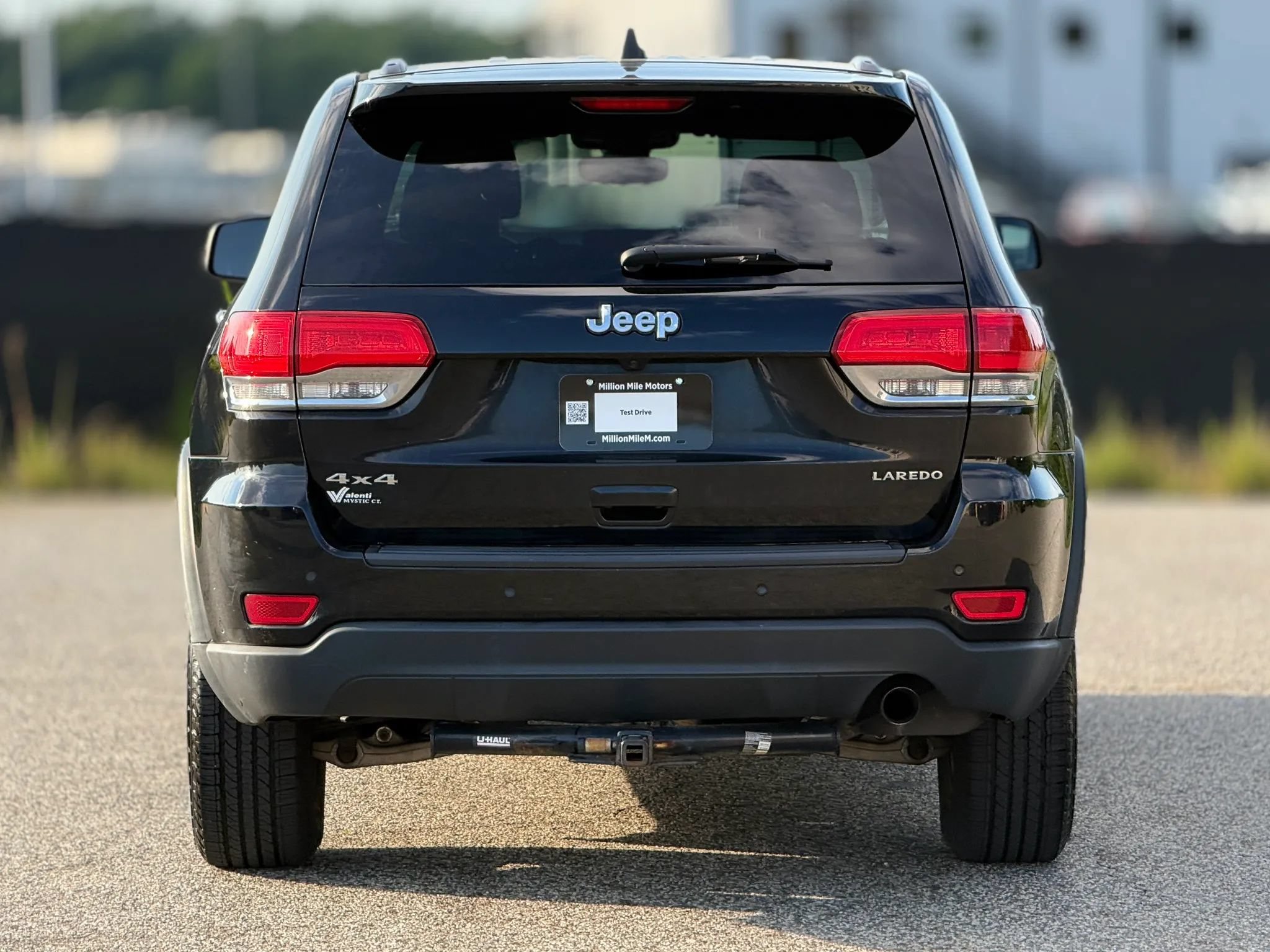 Used 2017 Jeep Grand Cherokee Laredo AWD/4WD image 4