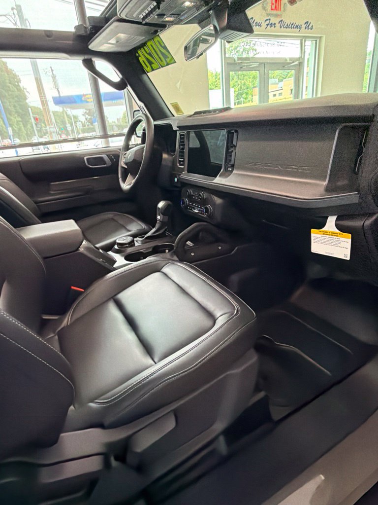Used 2026 Ford Bronco Badlands AWD/4WD image 11