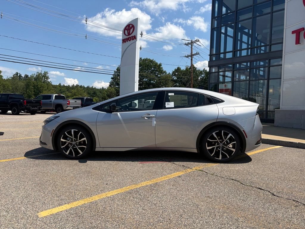 New 2026 Toyota Prius Plug-In Hybrid FWD image 2
