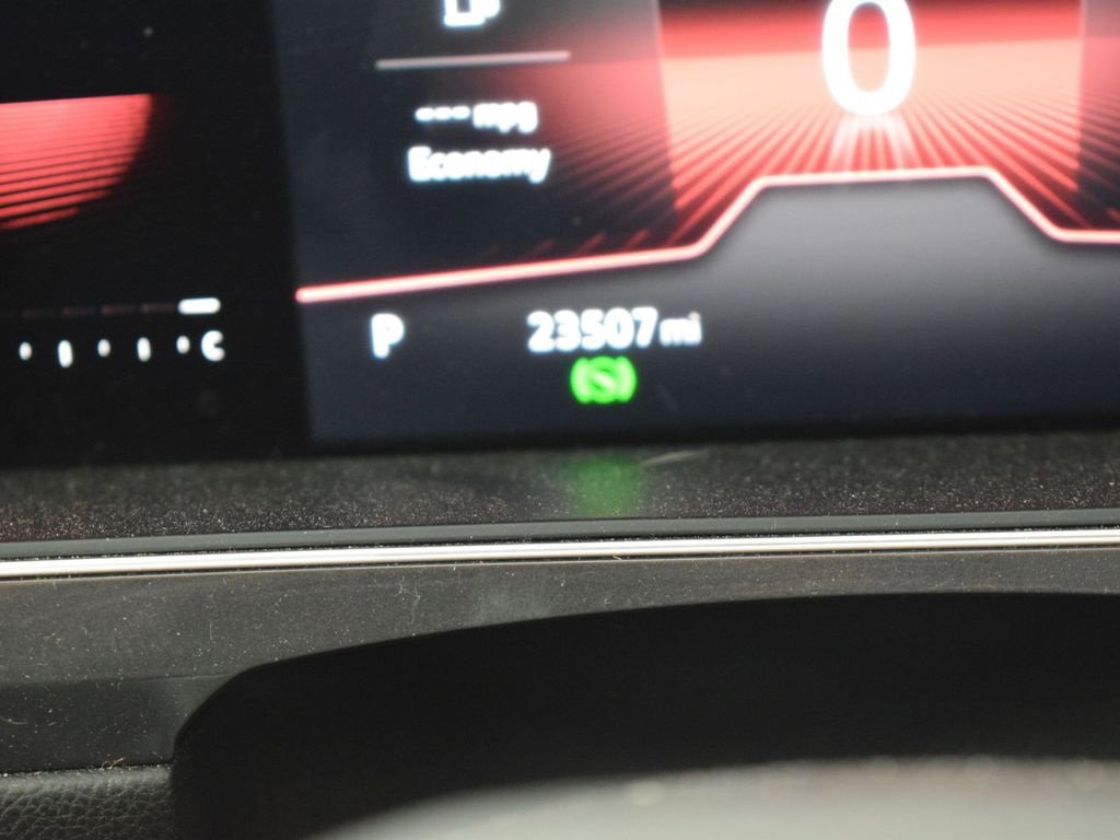 Certified 2022 Volkswagen Tiguan SE R-Line image 32