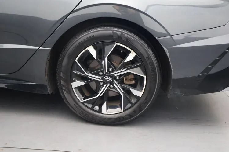 Used 2025 Hyundai Sonata SEL FWD image 34