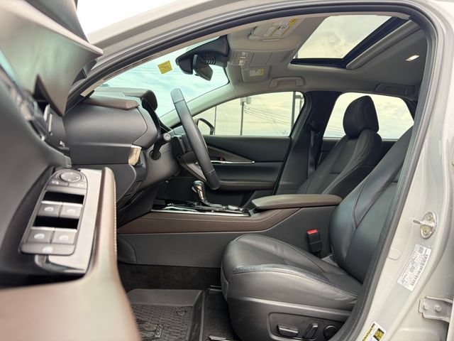 Used 2025 MAZDA CX-30 AWD 2.5 S w/ Premium Package image 17