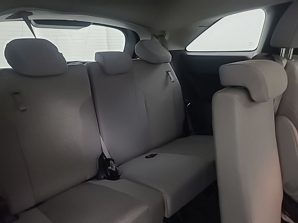 Used 2025 Toyota Sienna LE FWD image 19