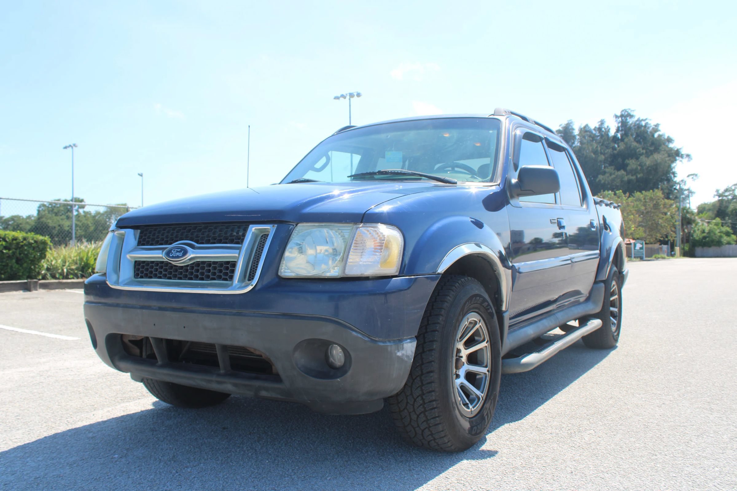 Used 2005 Ford Explorer Sport Trac XLT RWD image 3