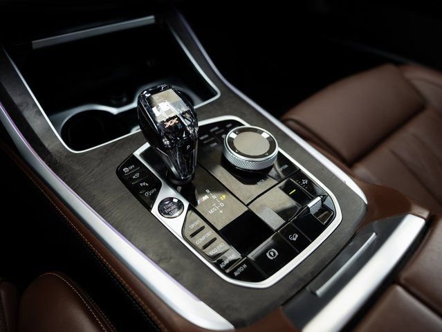 Used 2020 BMW X7 M50i image 26