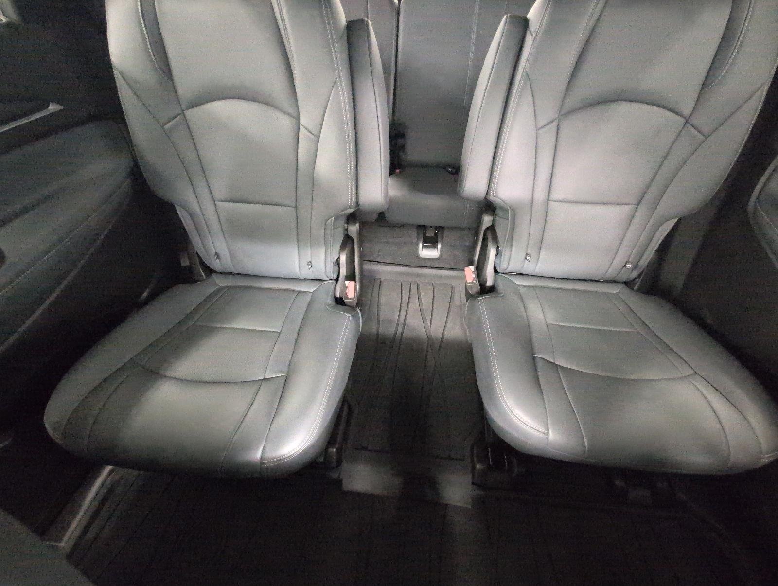 Used 2023 Buick Enclave Essence w/ LPO, Floor Liner Package AWD/4WD image 24