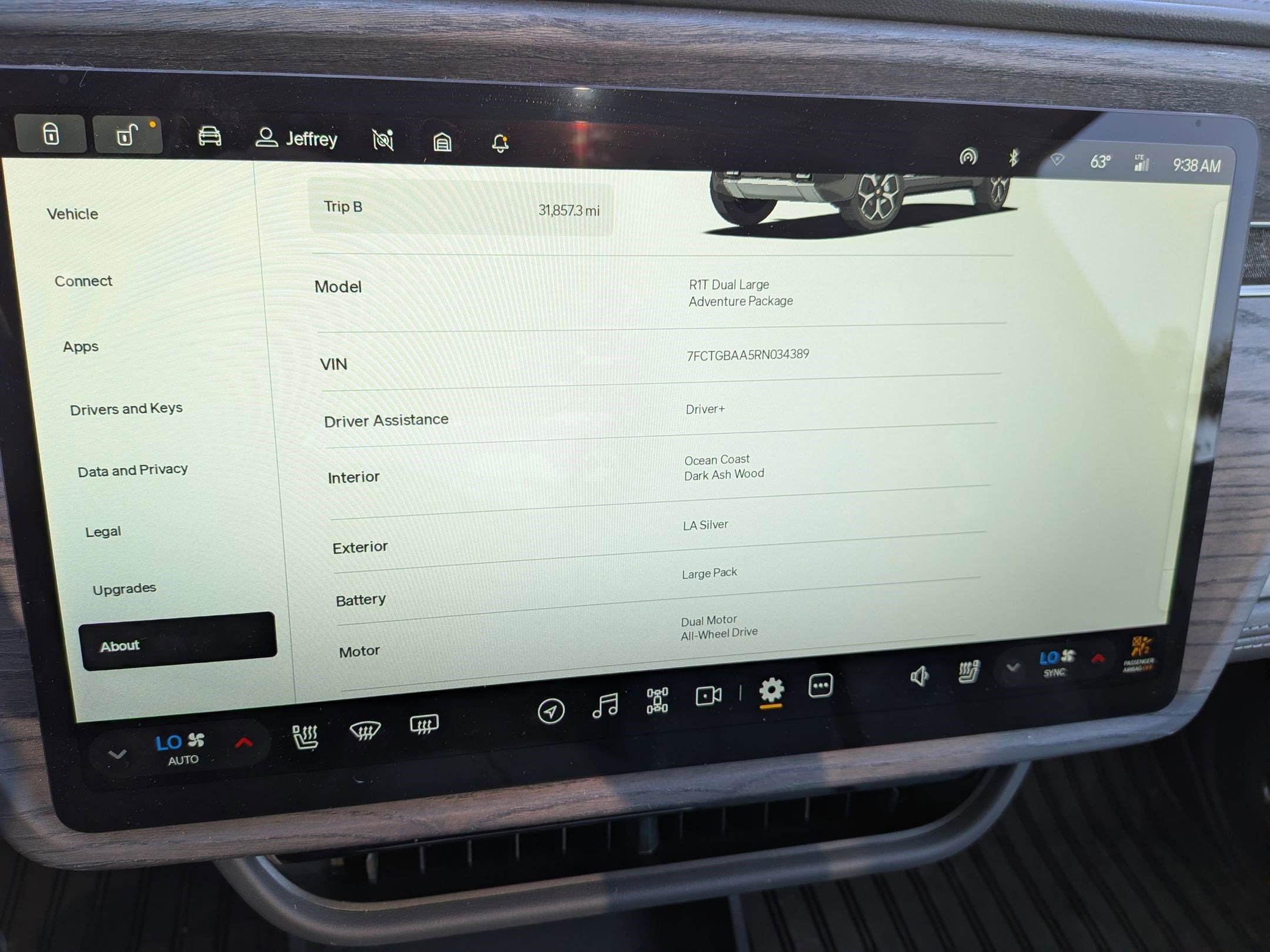 Used 2024 Rivian R1T Adventure image 20