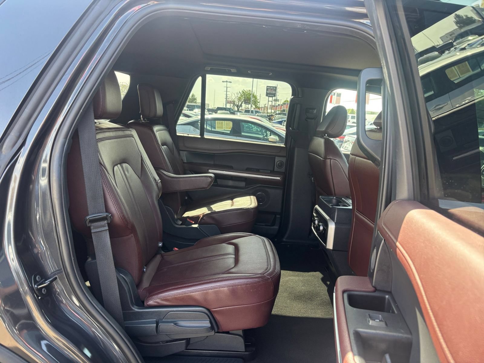 Used 2024 Ford Expedition Limited AWD/4WD image 29