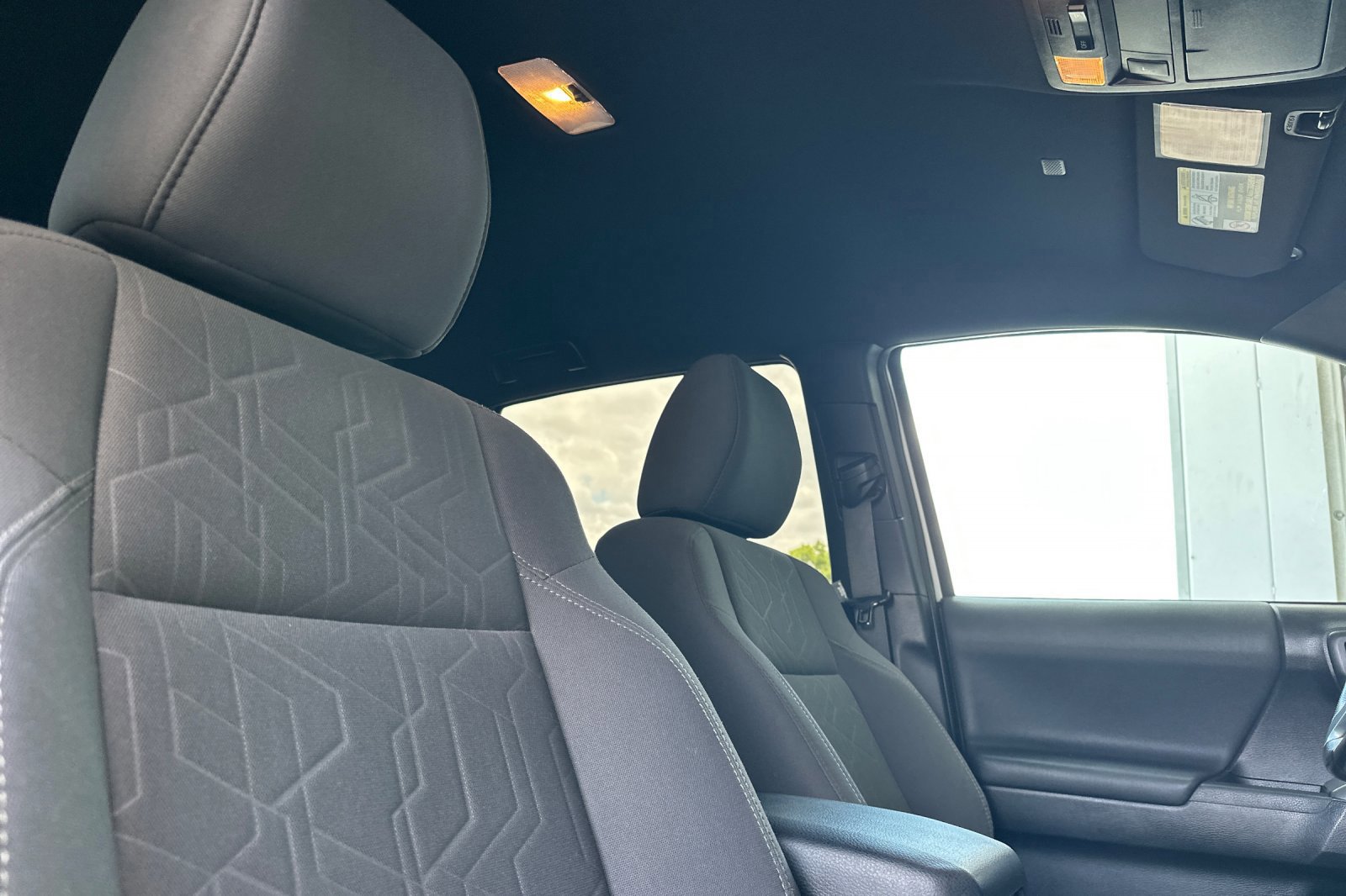 Used 2019 Toyota Tacoma TRD Sport w/ Technology Package AWD/4WD image 16