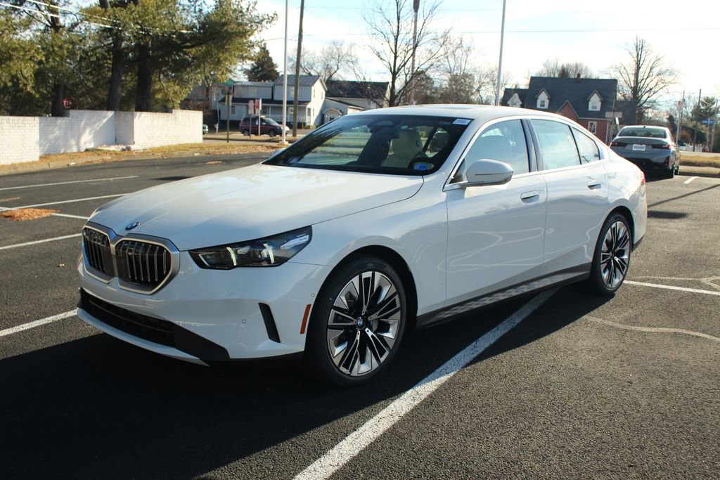New 2026 BMW 530i xDrive w/ Premium Package AWD/4WD image 4