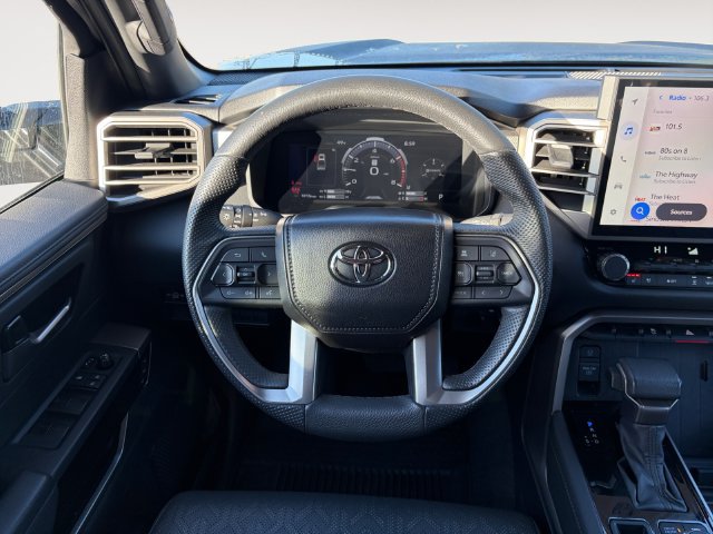 Used 2025 Toyota Tundra Limited AWD/4WD image 12