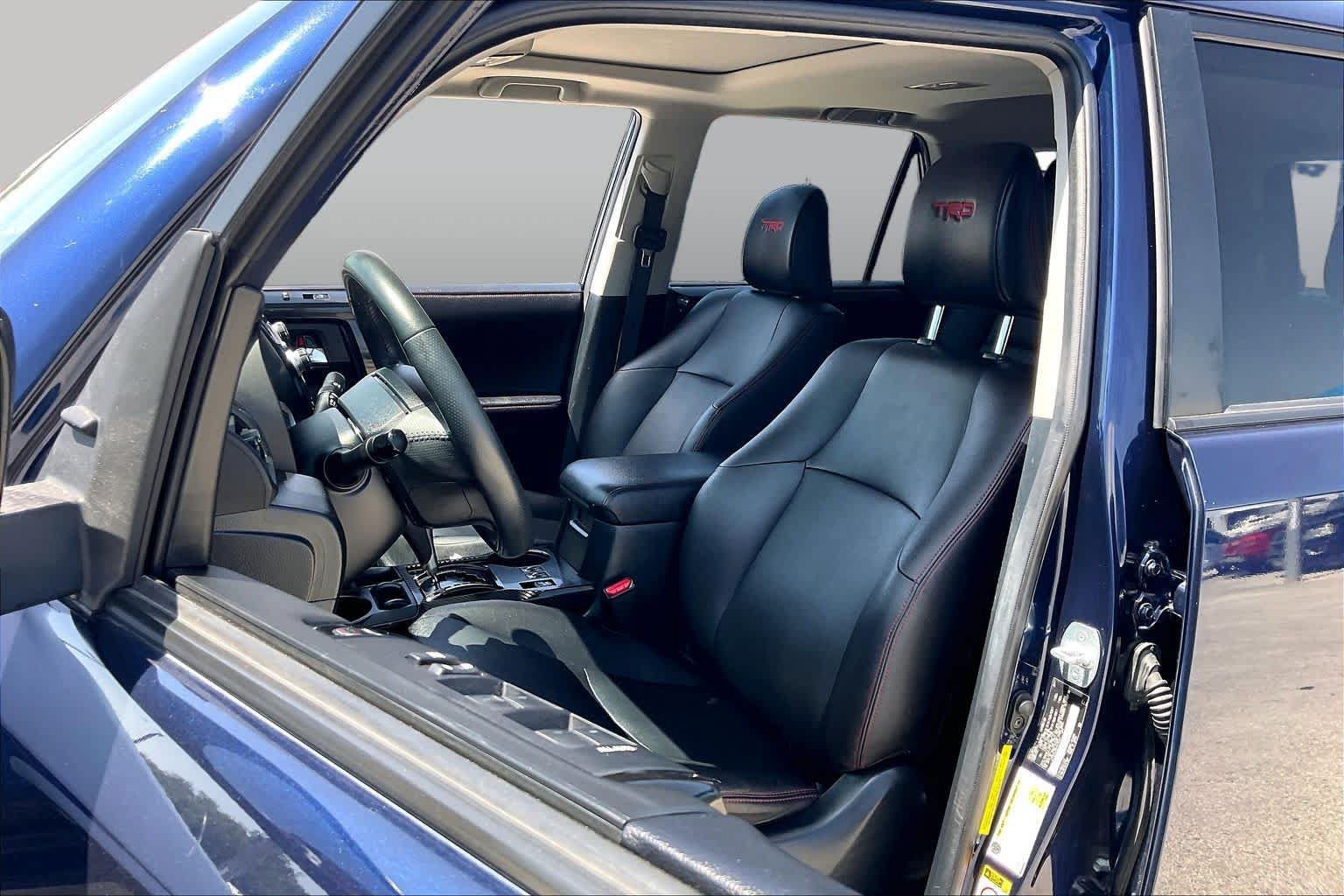 Used 2017 Toyota 4Runner TRD Off-Road Premium AWD/4WD image 9