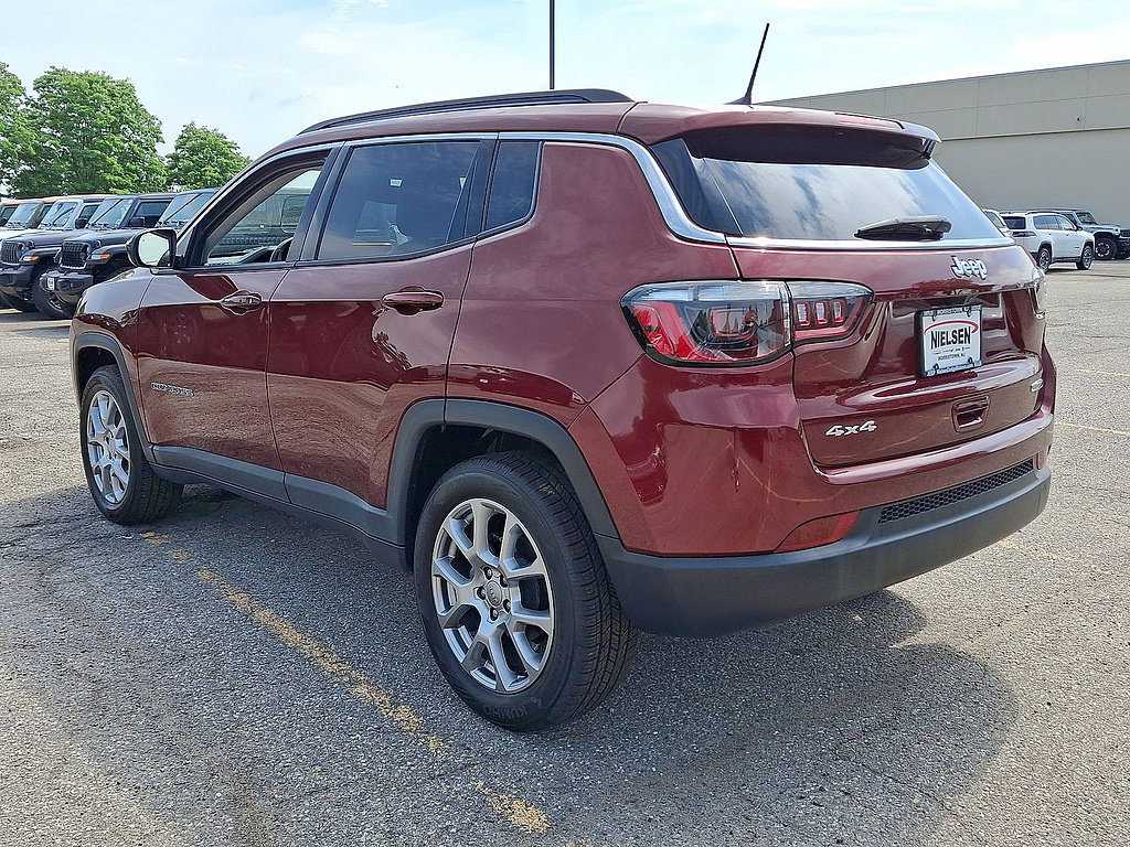 Certified 2022 Jeep Compass Latitude AWD/4WD image 5