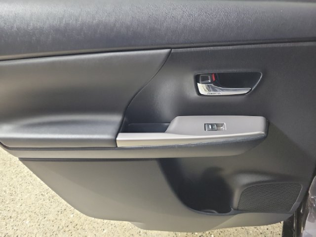 Used 2015 Toyota Prius V Four FWD image 14