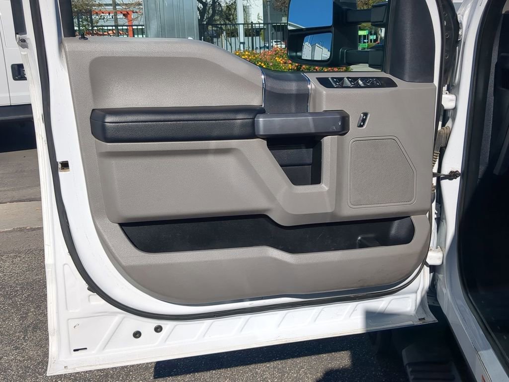 Used 2022 Ford F550 4x4 Crew Cab Super Duty image 22