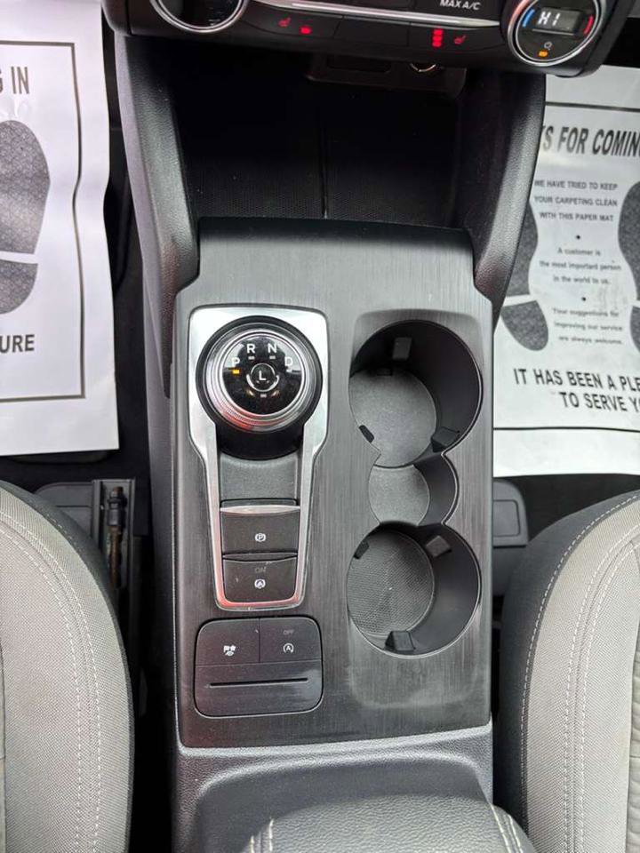 Used 2020 Ford Escape SE image 25