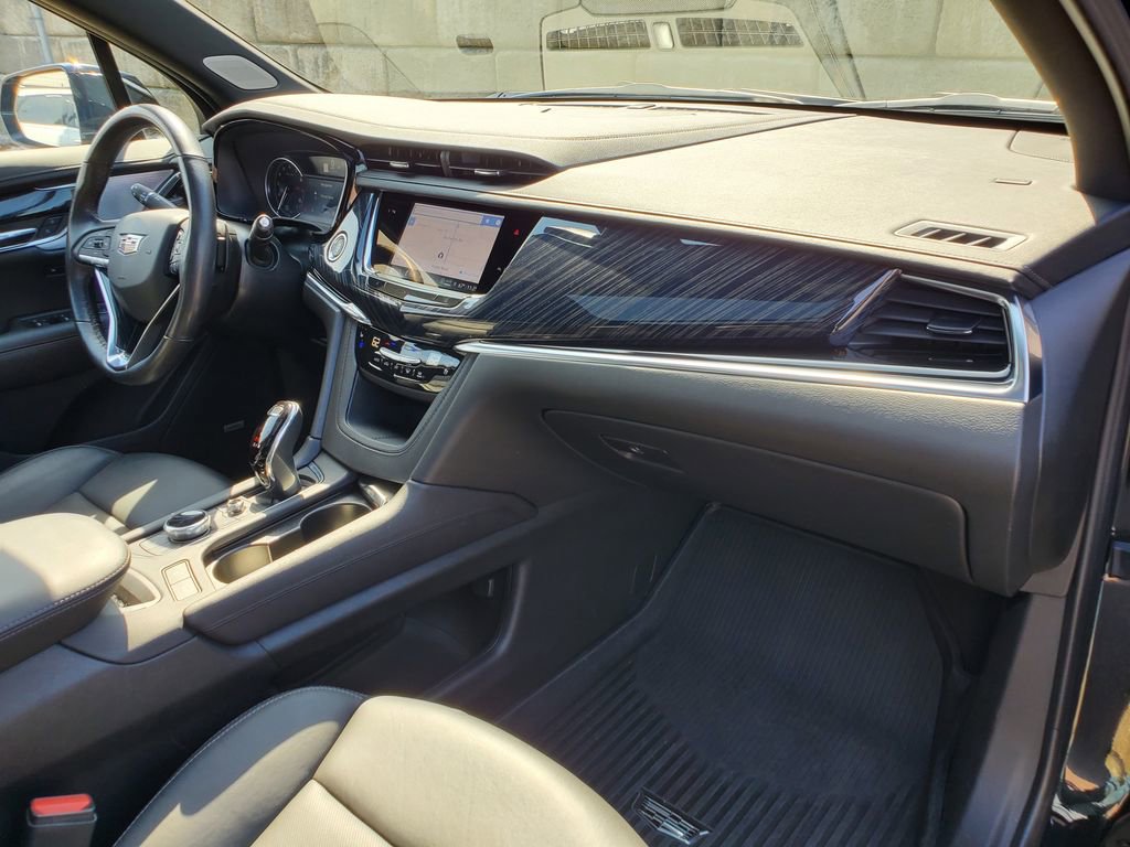 Certified 2023 Cadillac XT6 Premium Luxury w/ LPO, Floor Liner Package AWD/4WD image 32