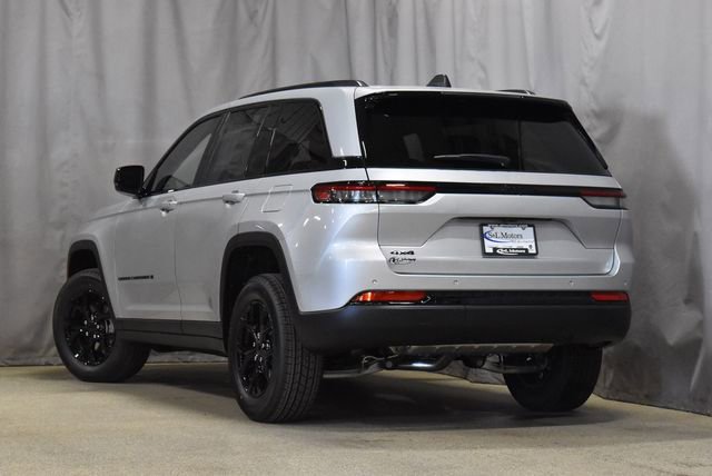 New 2025 Jeep Grand Cherokee Altitude image 2