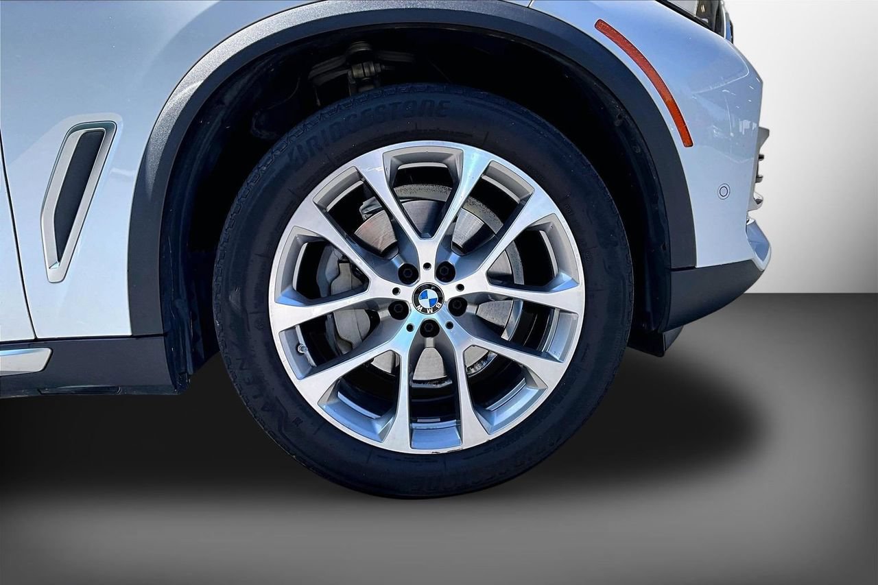 Used 2022 BMW X5 xDrive40i AWD/4WD image 34
