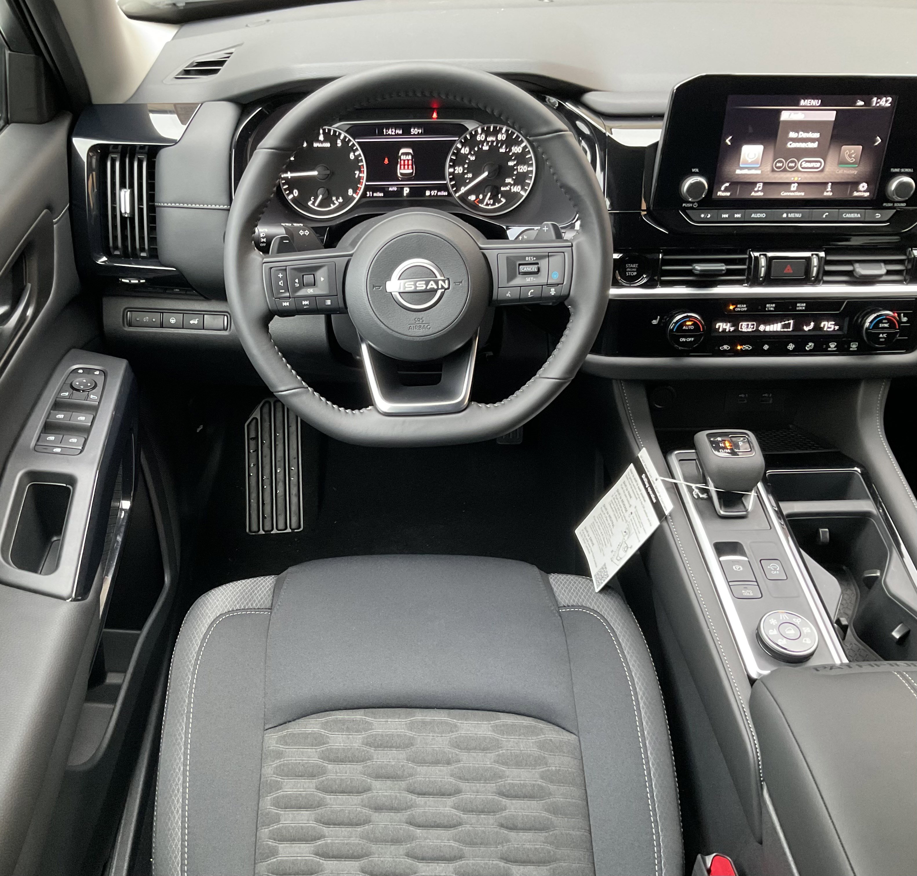 Used 2025 Nissan Pathfinder SV w/ Black Appearance Package image 22