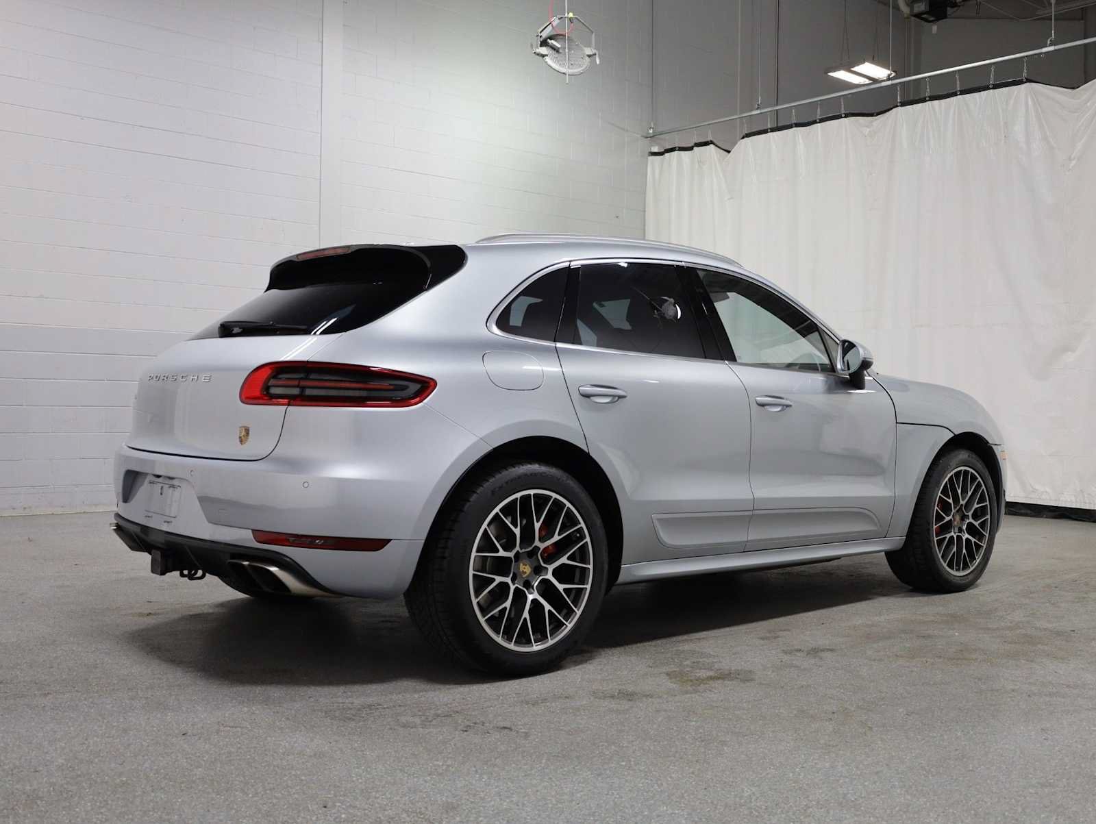 Used 2015 Porsche Macan Turbo AWD/4WD image 9