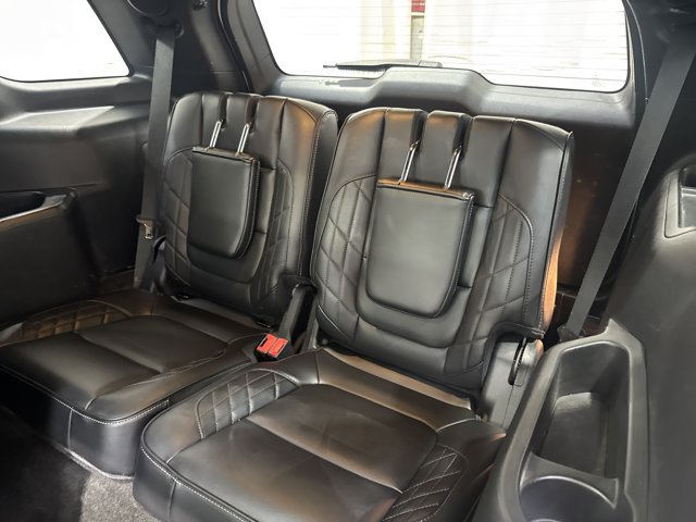 Used 2016 Ford Explorer Platinum AWD/4WD image 29