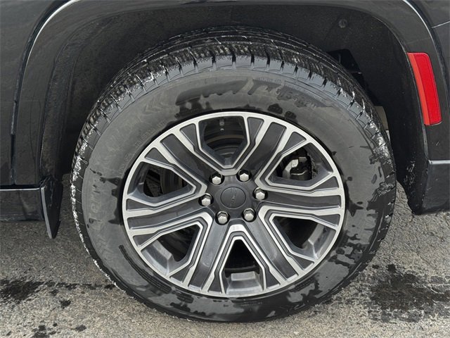 Used 2024 Jeep Wagoneer L Series II w/ Flexible Seating Group image 11