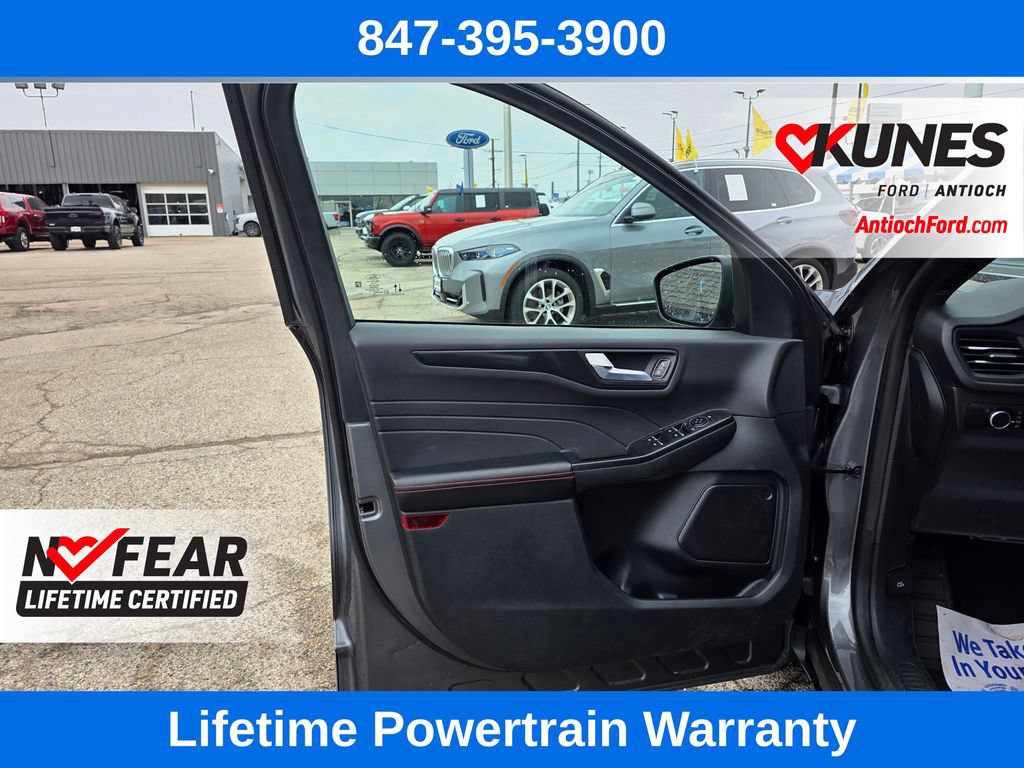 Certified 2025 Ford Escape ST-Line AWD/4WD image 13
