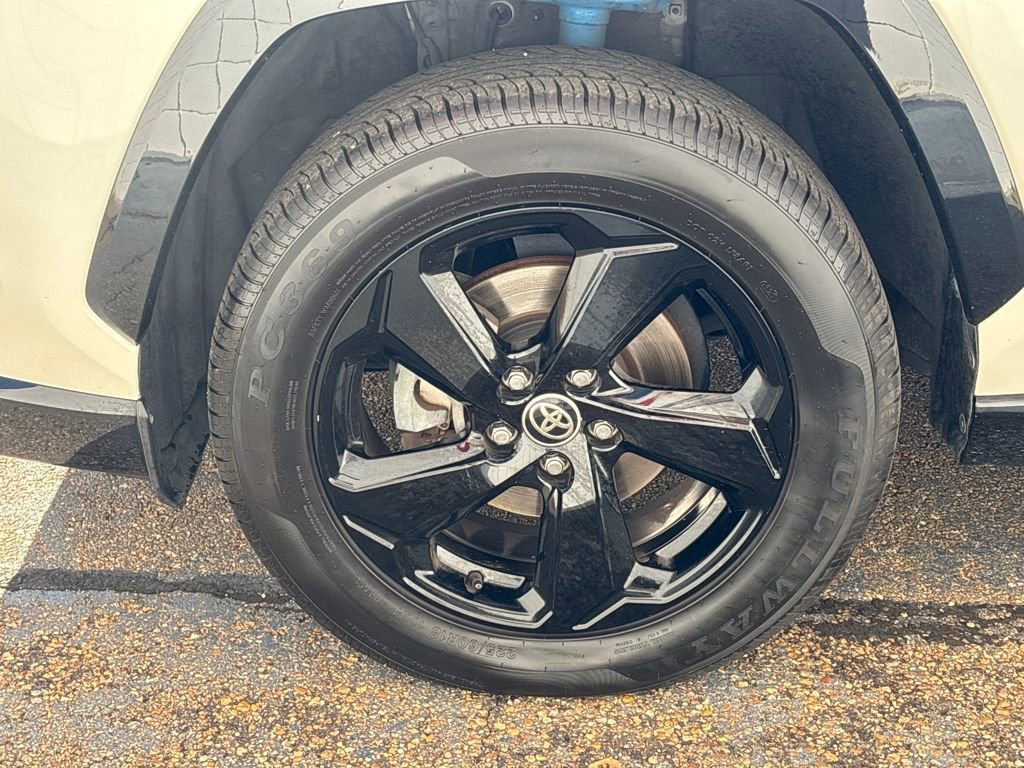 Used 2020 Toyota RAV4 XSE image 26