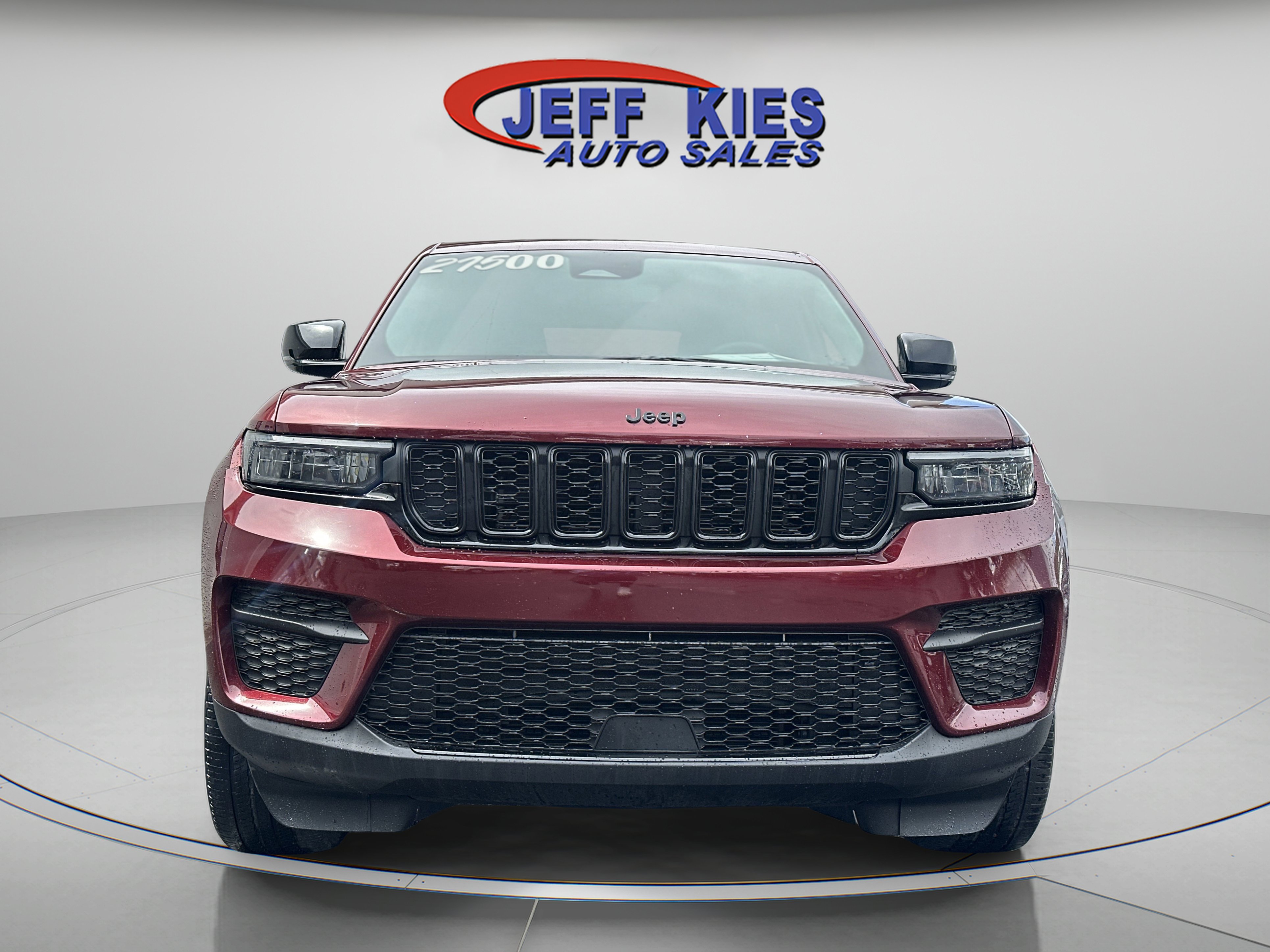 Used 2023 Jeep Grand Cherokee Altitude image 3