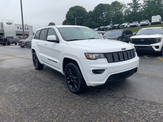 Used 2022 Jeep Grand Cherokee Laredo X AWD/4WD image 2