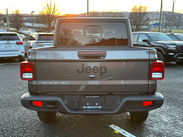 New 2026 Jeep Gladiator Sport AWD/4WD image 3