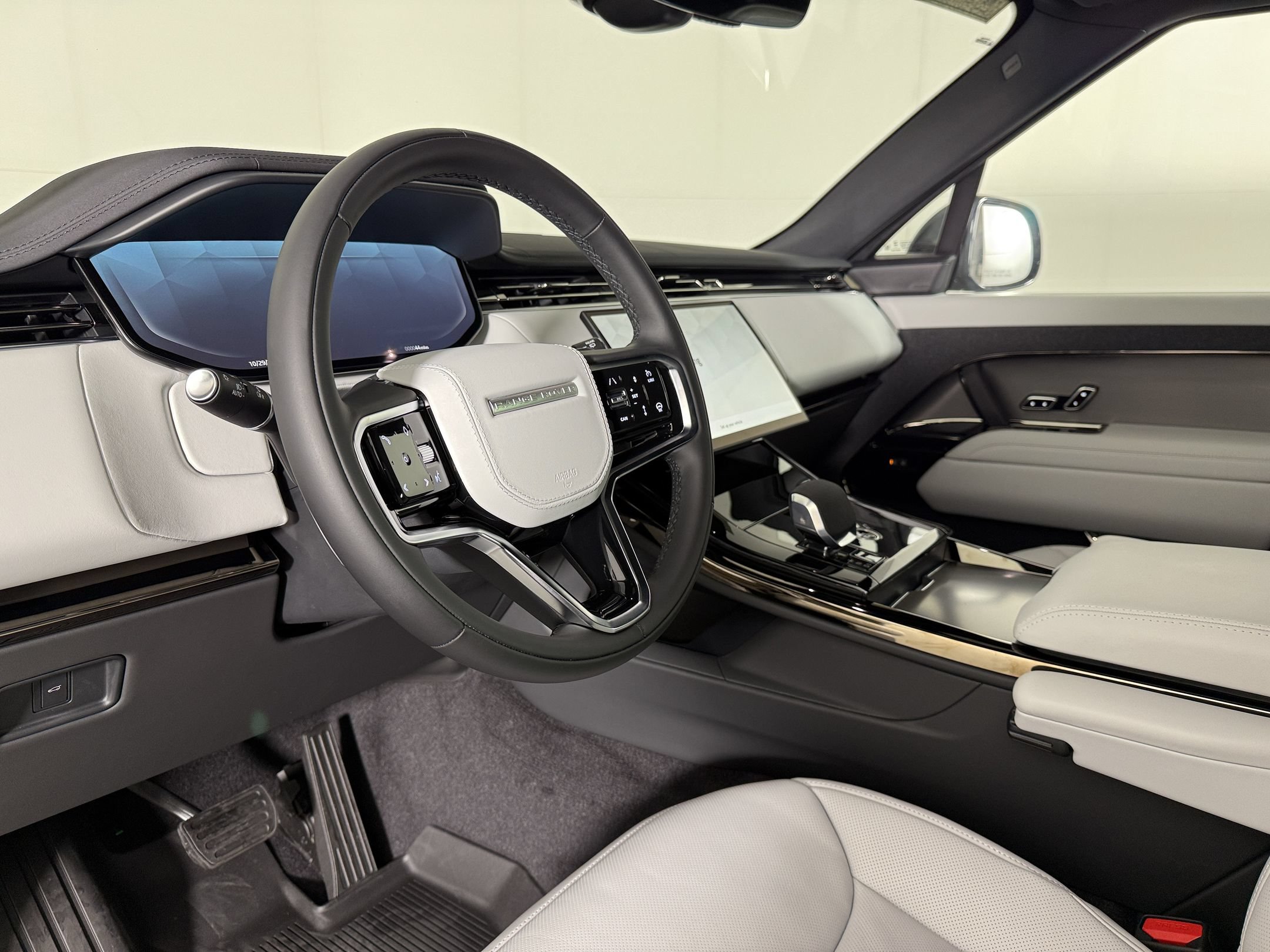 New 2026 Land Rover Range Rover Sport SE AWD/4WD image 4