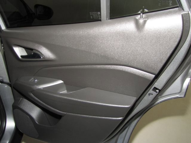 Used 2025 Chevrolet Trax RS w/ Driver Confidence Package image 18