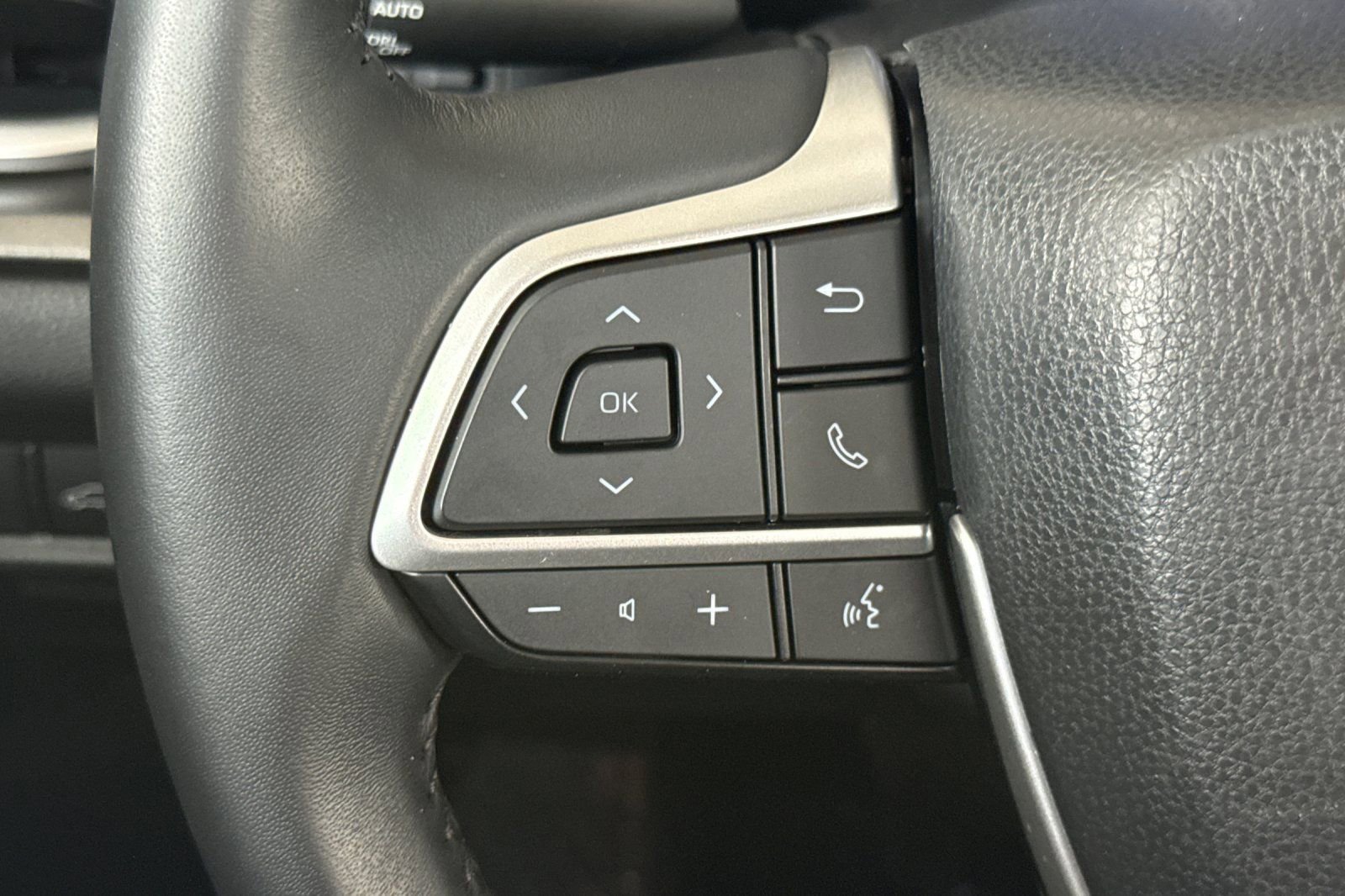 Certified 2025 Toyota Grand Highlander AWD image 28