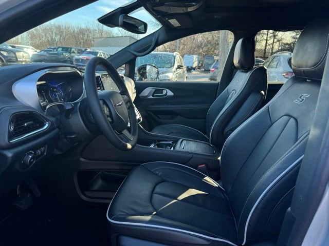New 2026 Chrysler Pacifica Limited w/ S Appearance Package image 14