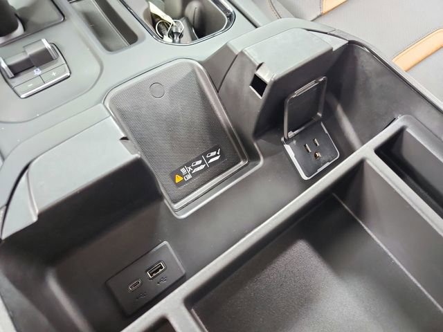 Used 2025 GMC Sierra 1500 AT4 w/ Technology Package AWD/4WD image 36