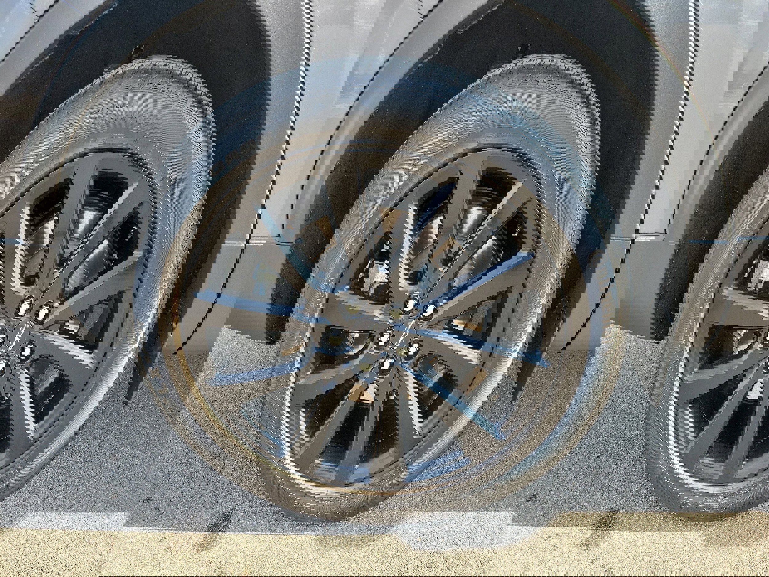 Used 2023 Lincoln Nautilus Reserve w/ Equipment Group 202A image 5