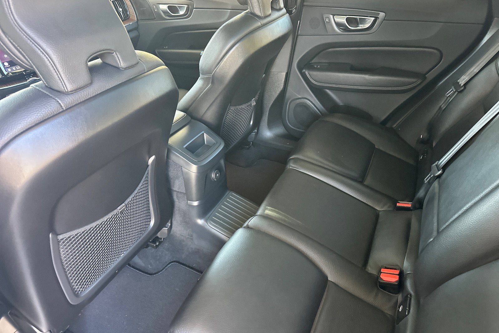 Certified 2023 Volvo XC60 T8 Plus AWD/4WD image 15