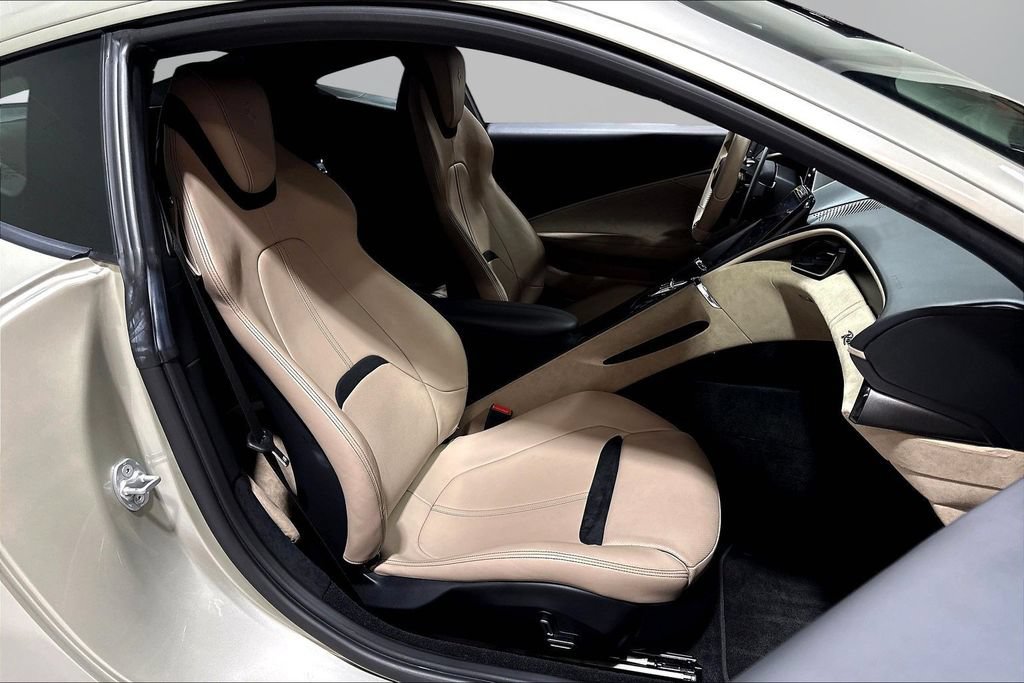 Used 2021 Ferrari Roma RWD image 25