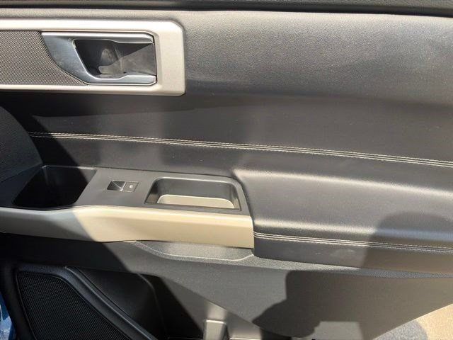 Used 2021 Ford Explorer XLT AWD/4WD image 39