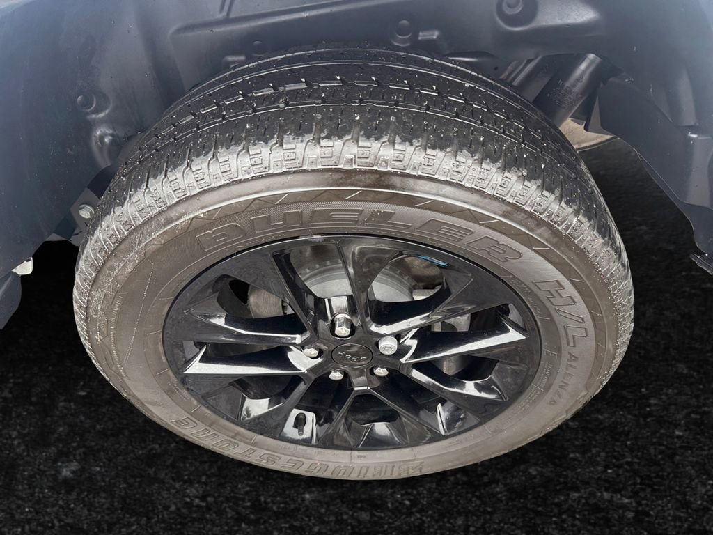 Certified 2022 Jeep Wrangler Unlimited Sahara w/ Cold Weather Group image 22