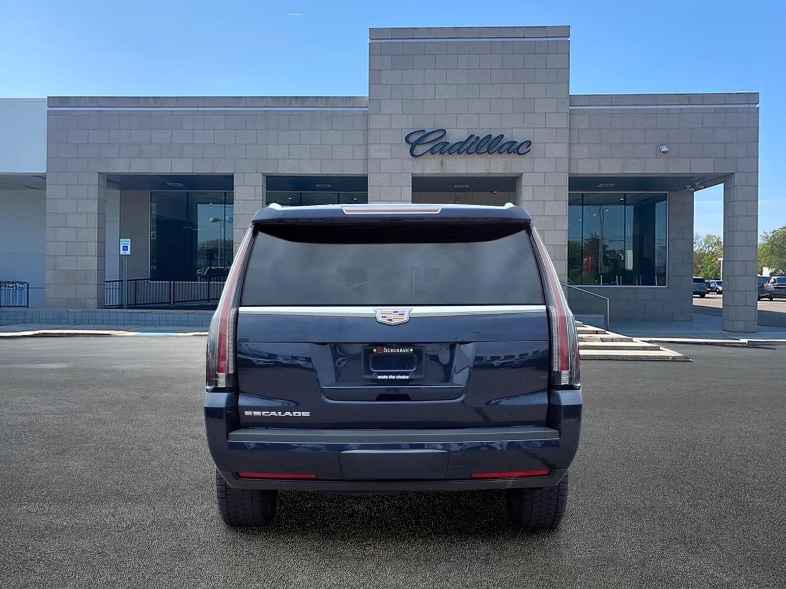Used 2020 Cadillac Escalade Luxury AWD/4WD image 6